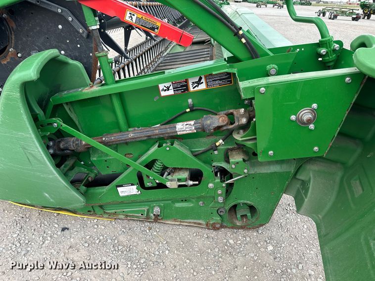 image for item KL9123 2017 John Deere 635FD HydraFlex  flex draper head