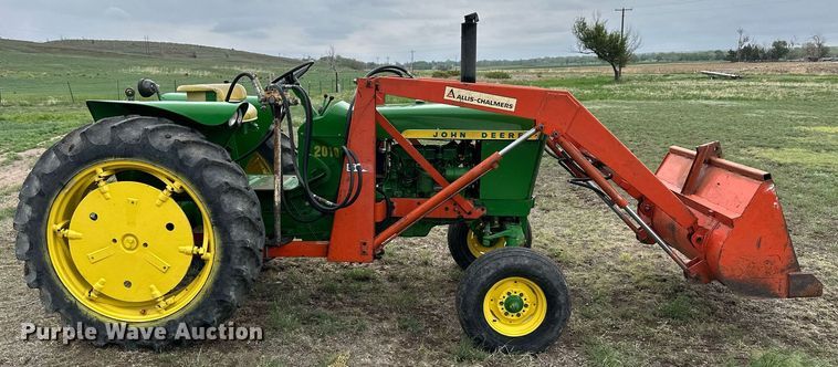 image for item KL9125 1962 John Deere 2010  tractor