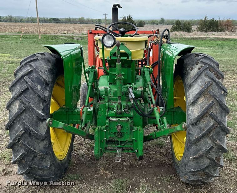 image for item KL9125 1962 John Deere 2010  tractor