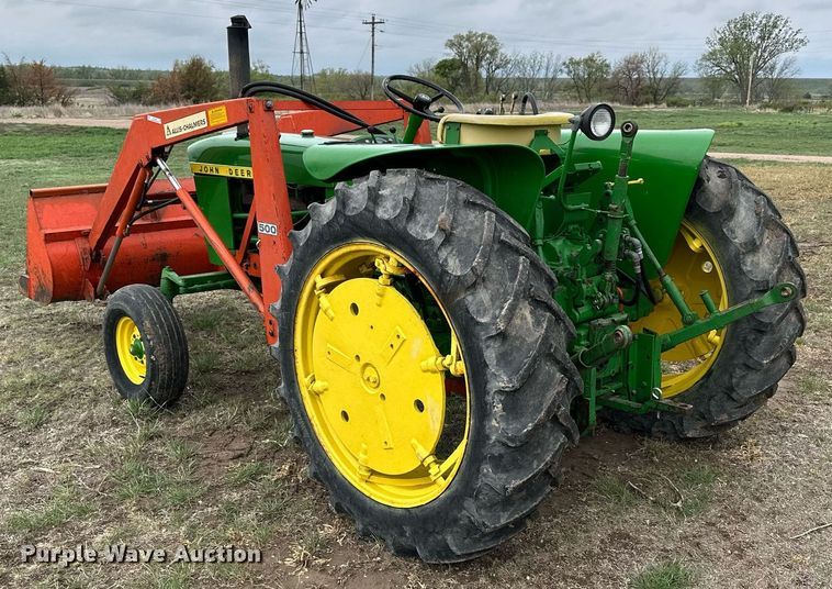 image for item KL9125 1962 John Deere 2010  tractor