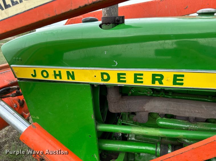 image for item KL9125 1962 John Deere 2010  tractor