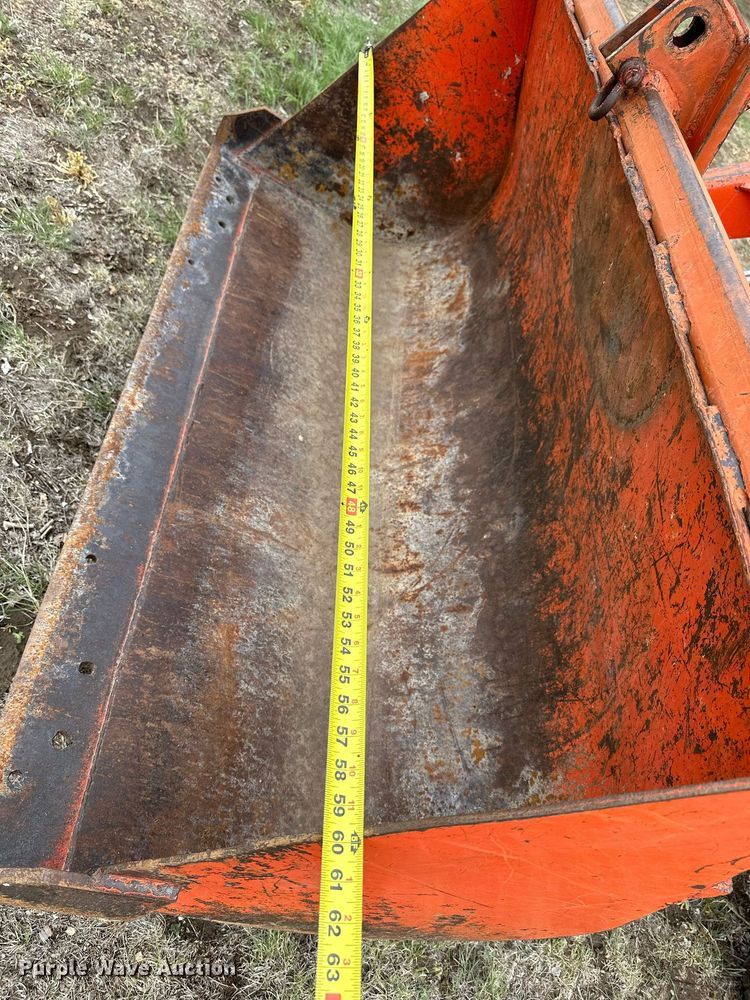 image for item KL9125 1962 John Deere 2010  tractor