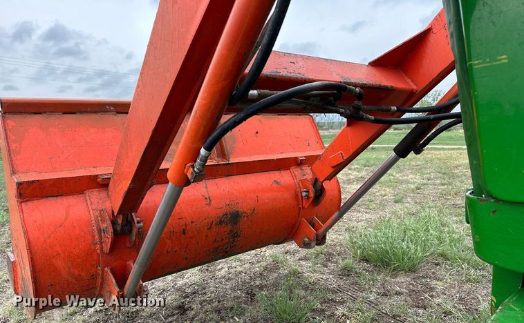 image for item KL9125 1962 John Deere 2010  tractor