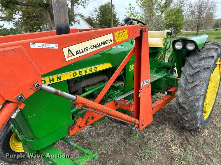 image for item KL9125 1962 John Deere 2010  tractor
