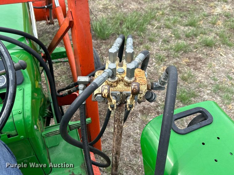 image for item KL9125 1962 John Deere 2010  tractor