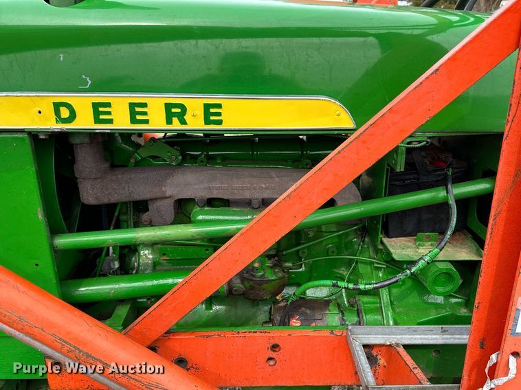 image for item KL9125 1962 John Deere 2010  tractor