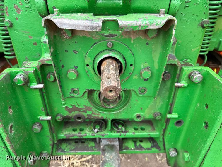 image for item KL9125 1962 John Deere 2010  tractor