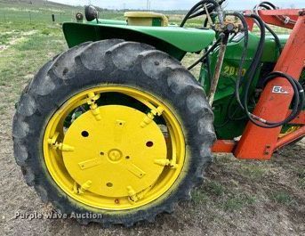 image for item KL9125 1962 John Deere 2010  tractor
