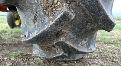 image for item KL9125 1962 John Deere 2010  tractor