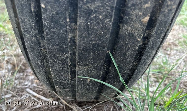 image for item KL9125 1962 John Deere 2010  tractor