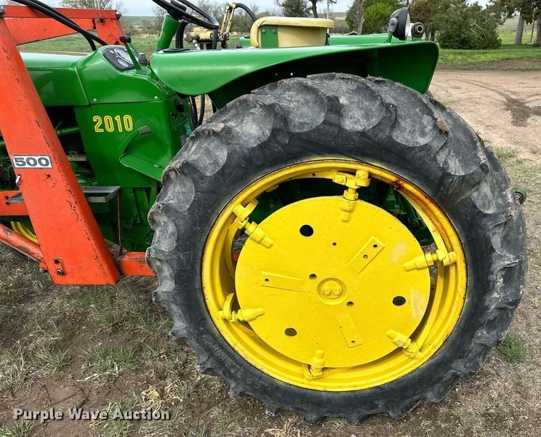 image for item KL9125 1962 John Deere 2010  tractor