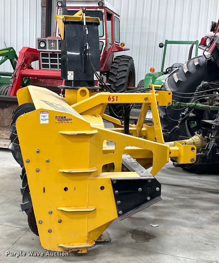 image for item KU9962 Hitch Doc HDS820  snow blower