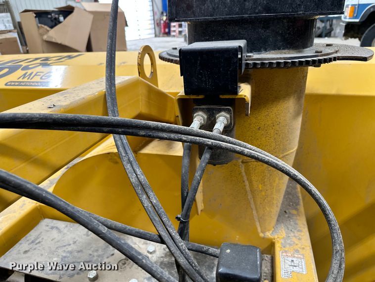 image for item KU9962 Hitch Doc HDS820  snow blower