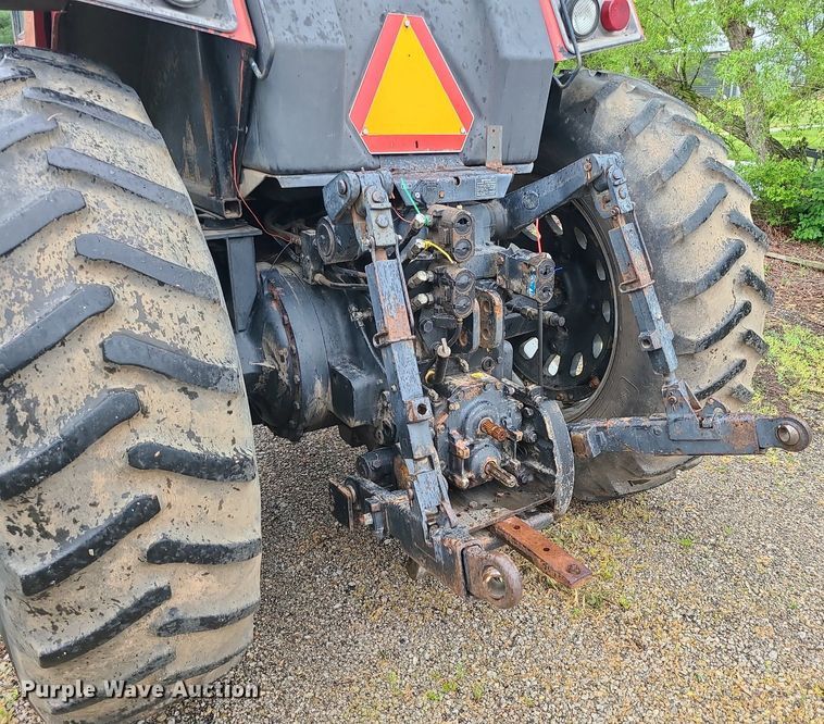 image for item LE9043 1983 International 5088  tractor