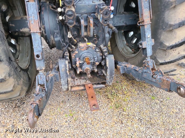 image for item LE9043 1983 International 5088  tractor