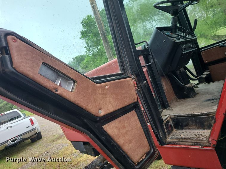 image for item LE9043 1983 International 5088  tractor