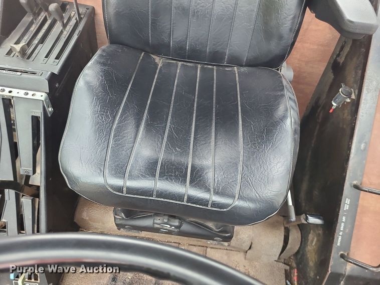 image for item LE9043 1983 International 5088  tractor