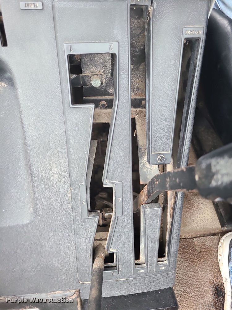 image for item LE9043 1983 International 5088  tractor