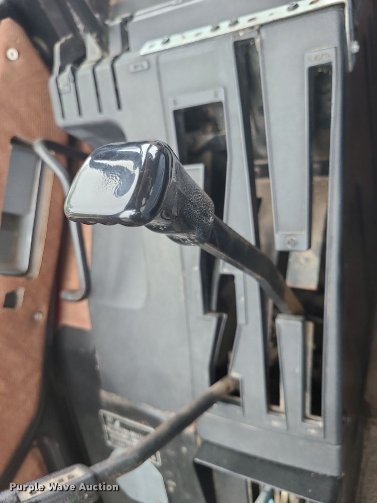 image for item LE9043 1983 International 5088  tractor