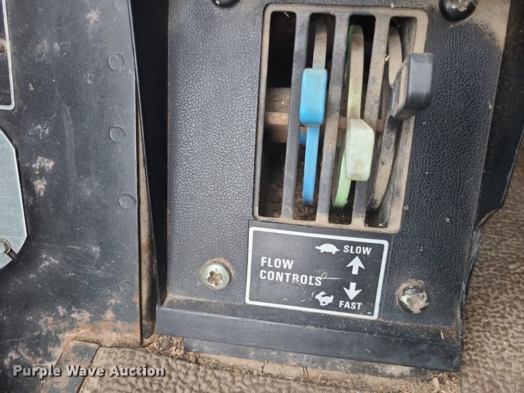 image for item LE9043 1983 International 5088  tractor