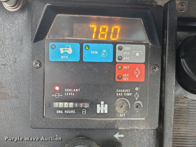 image for item LE9043 1983 International 5088  tractor