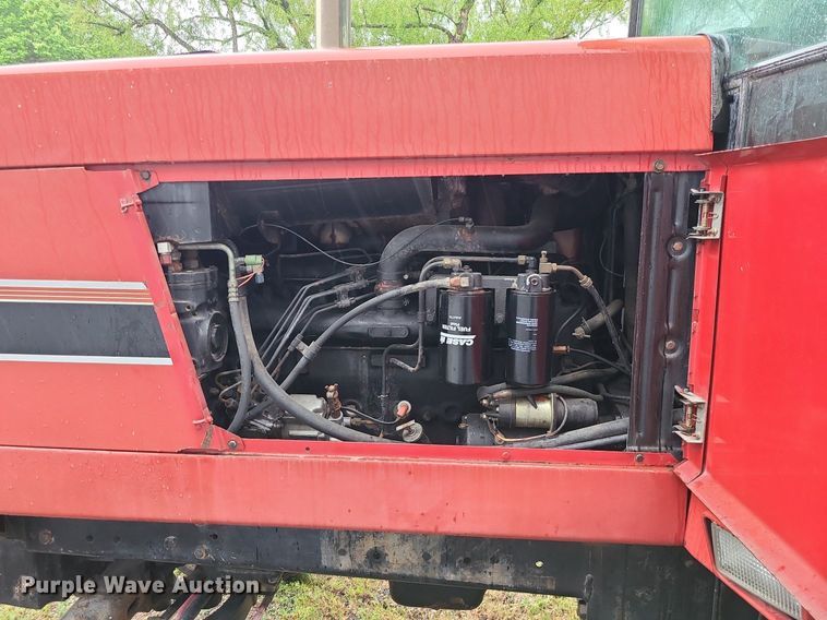 image for item LE9043 1983 International 5088  tractor