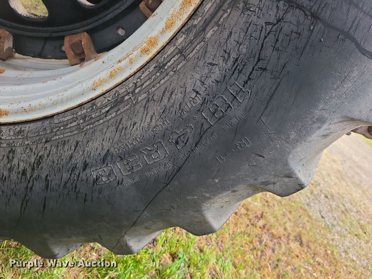 image for item LE9043 1983 International 5088  tractor