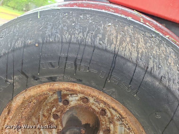 image for item LE9043 1983 International 5088  tractor