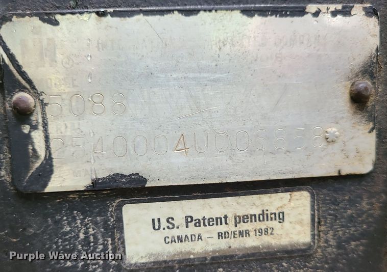 image for item LE9043 1983 International 5088  tractor