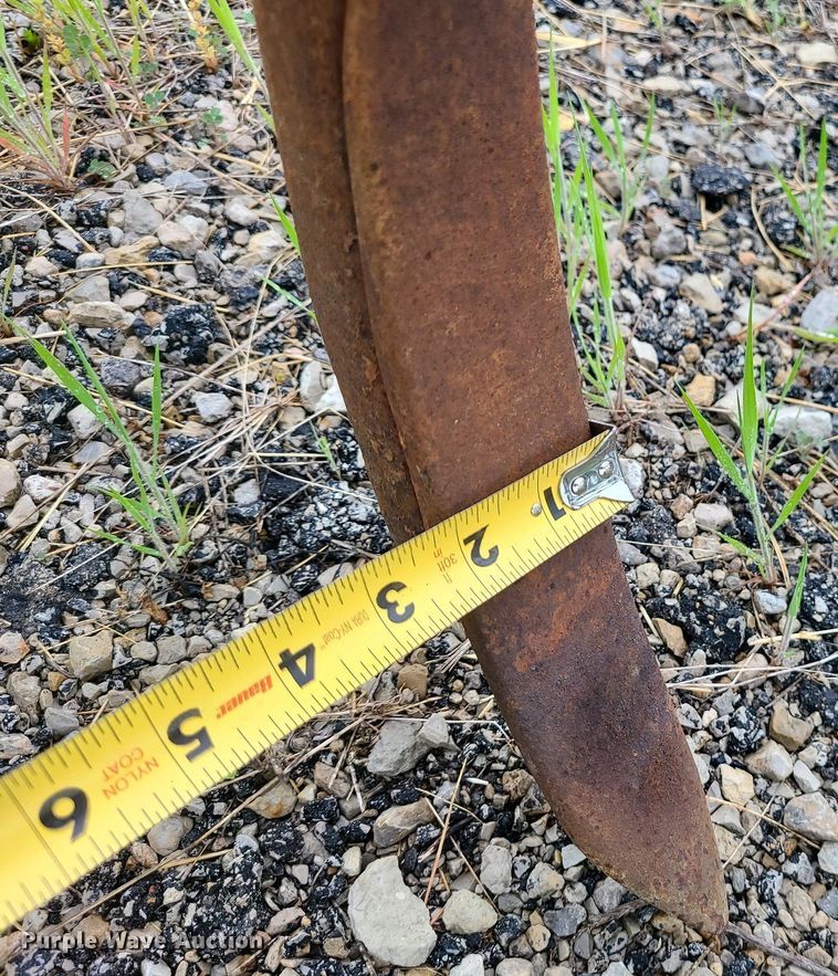 image for item LE9049 John Deere  chisel