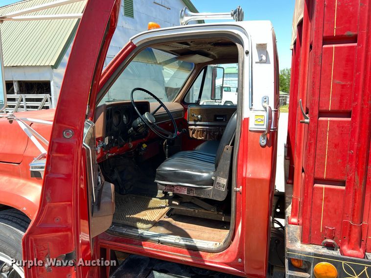 image for item LG9119 1975 Chevrolet C65  grain truck