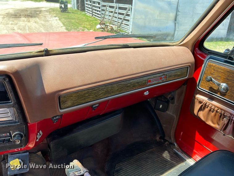 image for item LG9119 1975 Chevrolet C65  grain truck