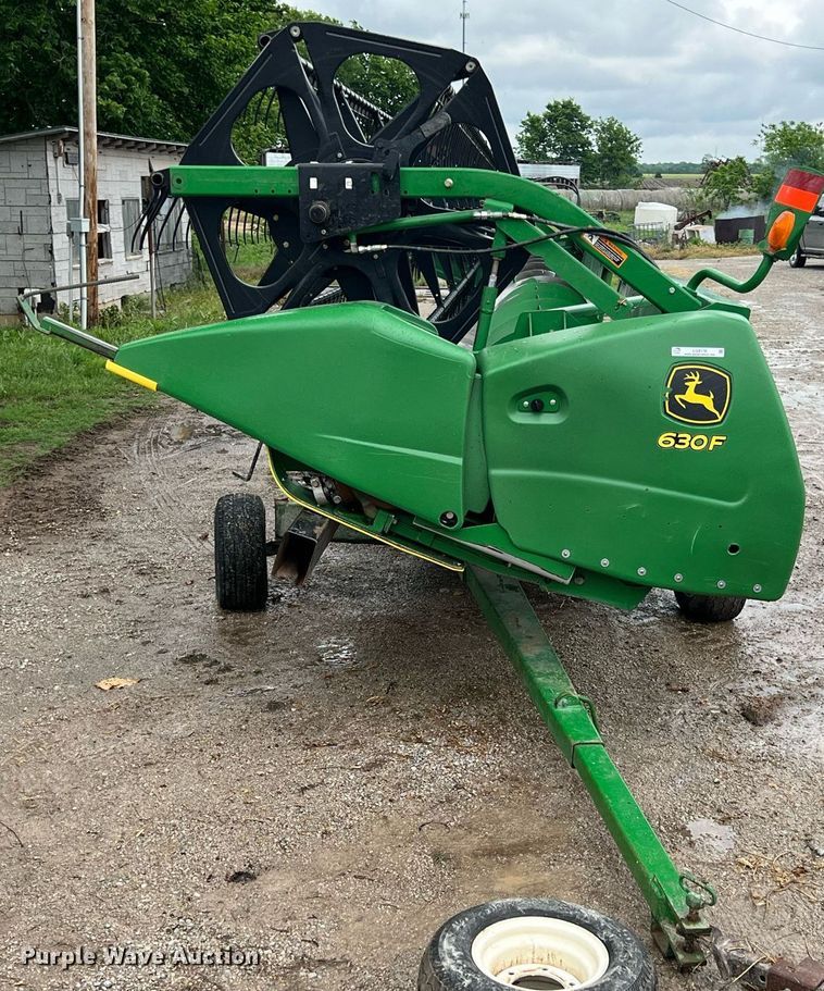 image for item LG9178 2010 John Deere 630F HydraFlex  flex head