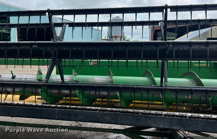 image for item LG9178 2010 John Deere 630F HydraFlex  flex head