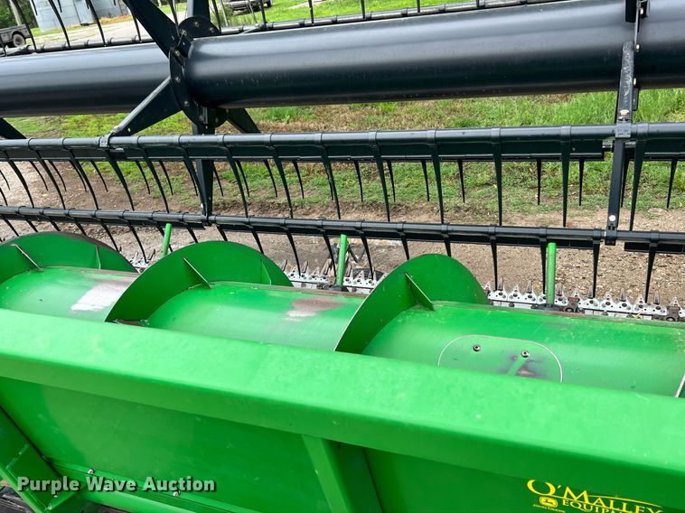 image for item LG9178 2010 John Deere 630F HydraFlex  flex head