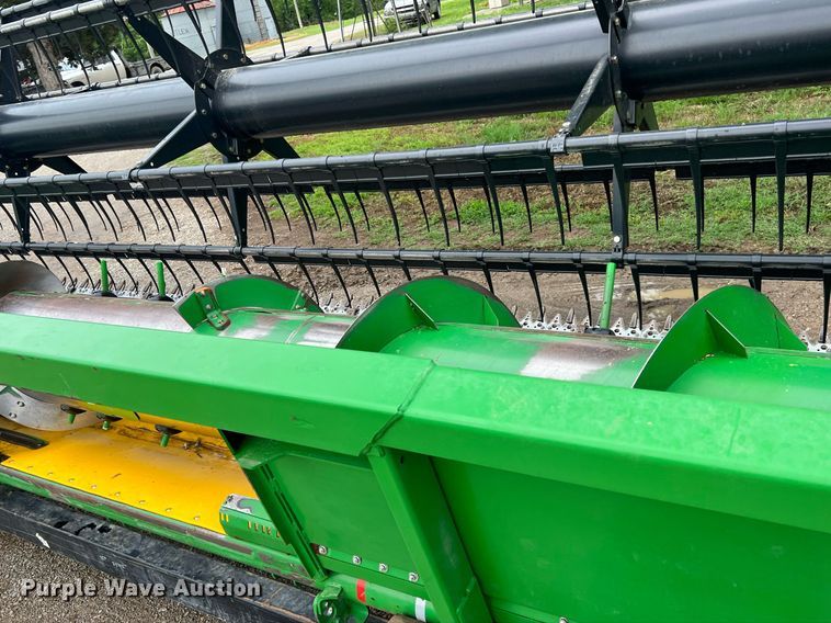 image for item LG9178 2010 John Deere 630F HydraFlex  flex head