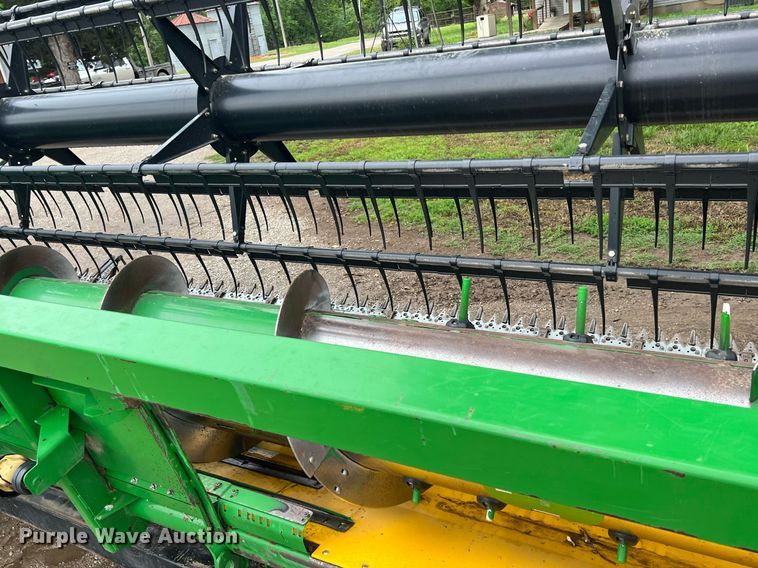 image for item LG9178 2010 John Deere 630F HydraFlex  flex head