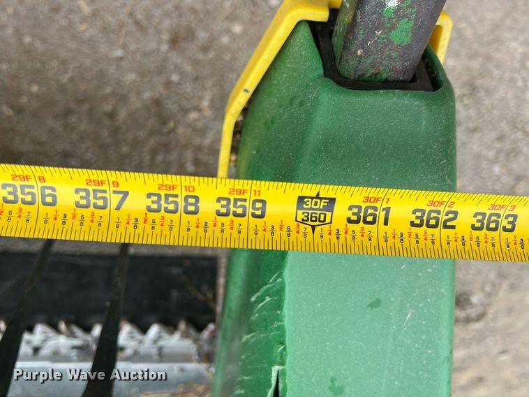 image for item LG9178 2010 John Deere 630F HydraFlex  flex head