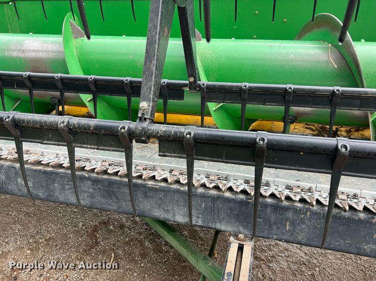 image for item LG9178 2010 John Deere 630F HydraFlex  flex head