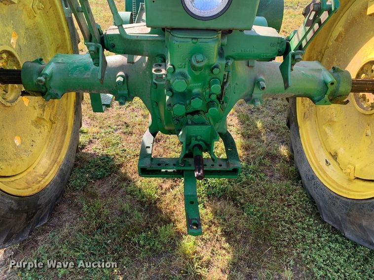 image for item LH9632 1949 John Deere B  tractor