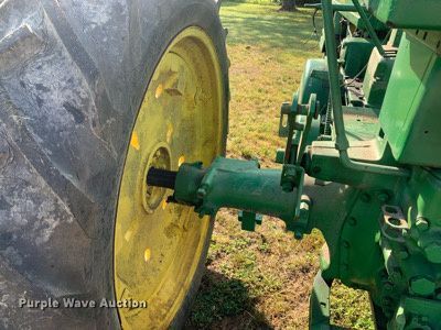 image for item LH9632 1949 John Deere B  tractor