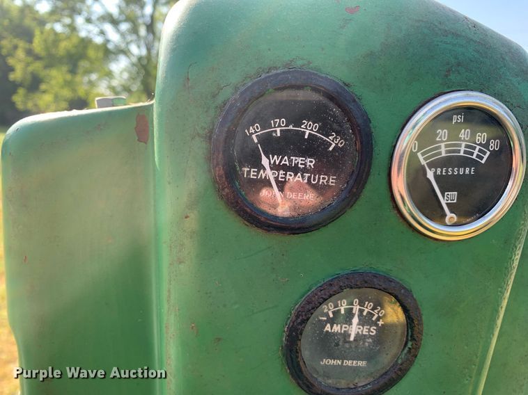 image for item LH9632 1949 John Deere B  tractor