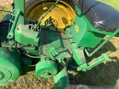 image for item LH9632 1949 John Deere B  tractor