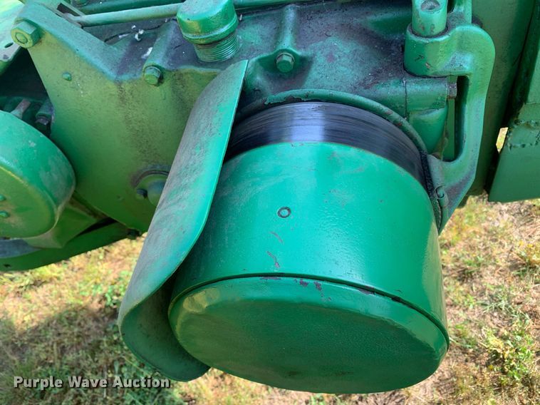 image for item LH9632 1949 John Deere B  tractor