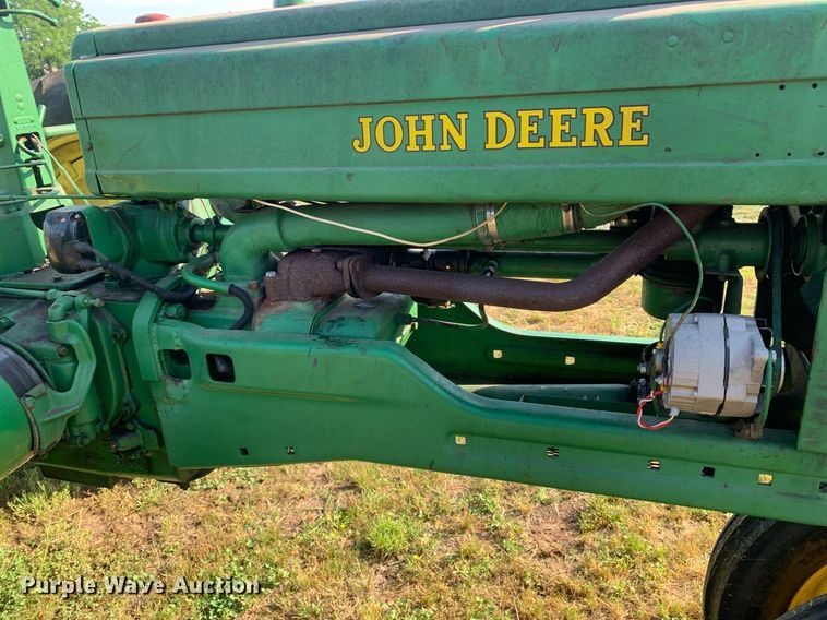 image for item LH9632 1949 John Deere B  tractor