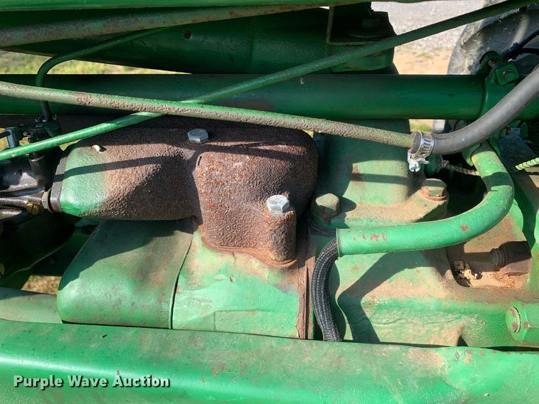 image for item LH9632 1949 John Deere B  tractor