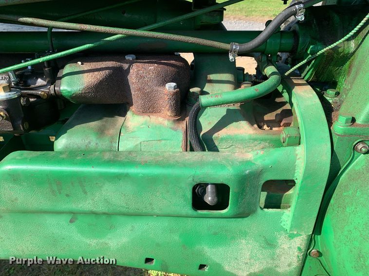 image for item LH9632 1949 John Deere B  tractor