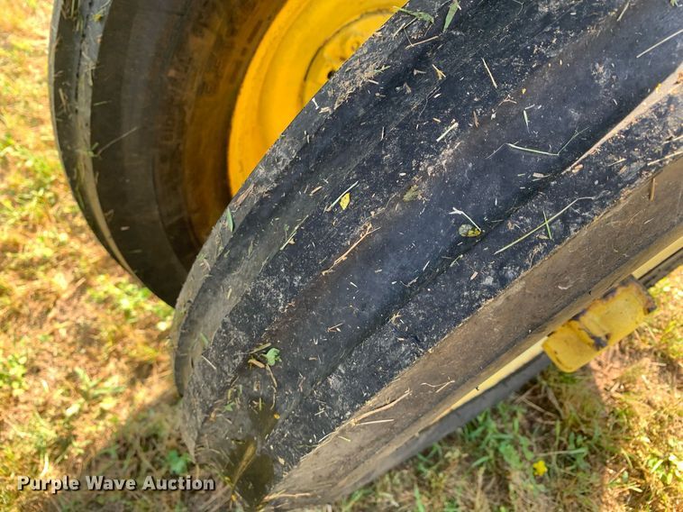 image for item LH9632 1949 John Deere B  tractor