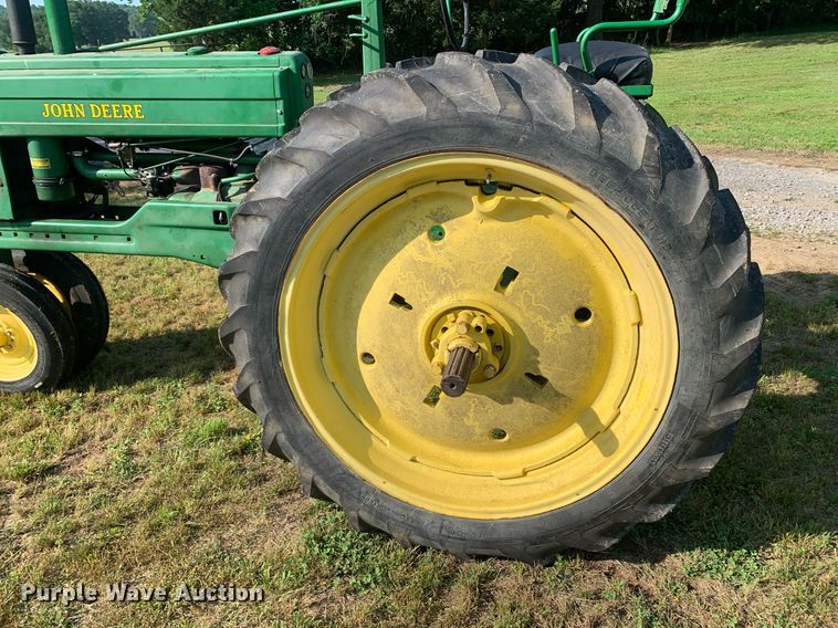 image for item LH9632 1949 John Deere B  tractor