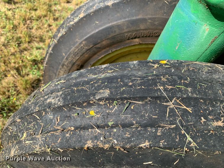 image for item LH9632 1949 John Deere B  tractor